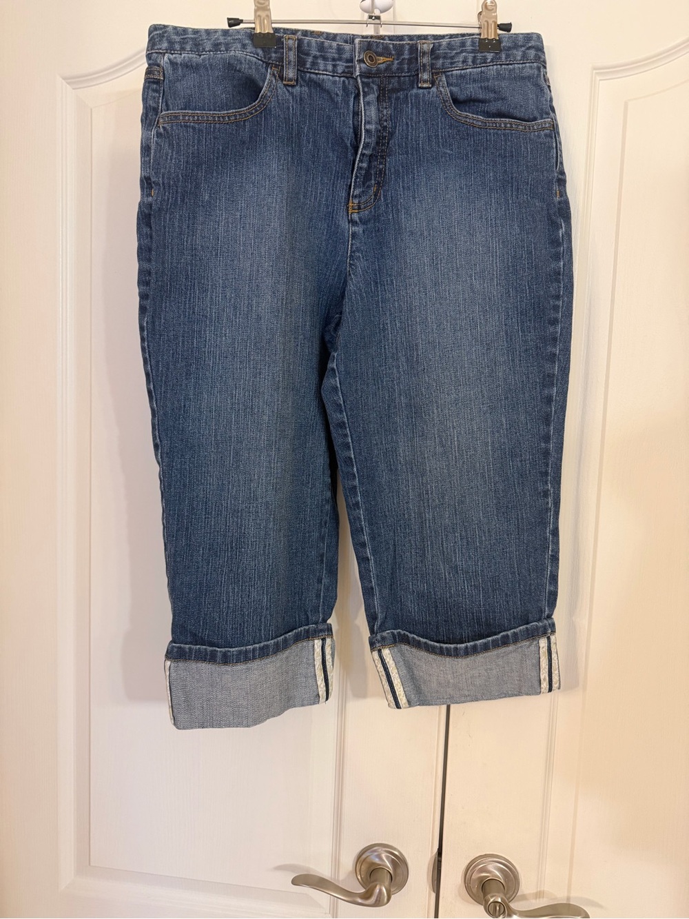 Talbots Mid Wash Blue Cropped Jean Capri with Cuff Stretchy!